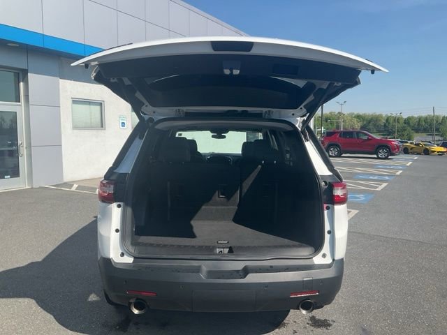 Used 2020 Chevrolet Traverse LT FWD image 16