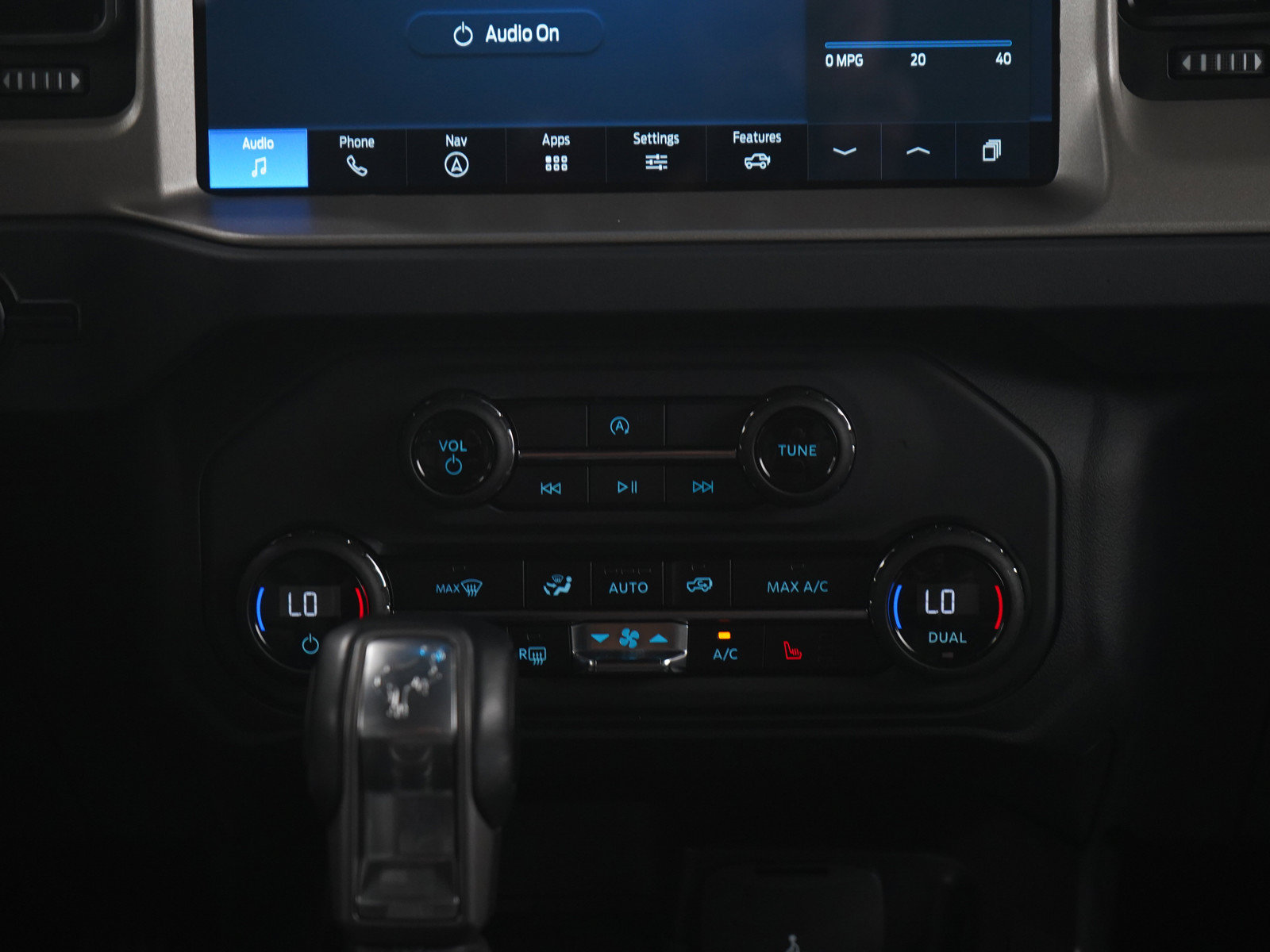 Used 2025 Ford Bronco Outer Banks AWD/4WD image 16