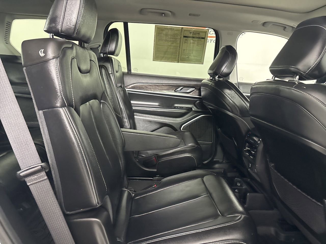 Used 2022 Jeep Grand Cherokee L Limited image 29