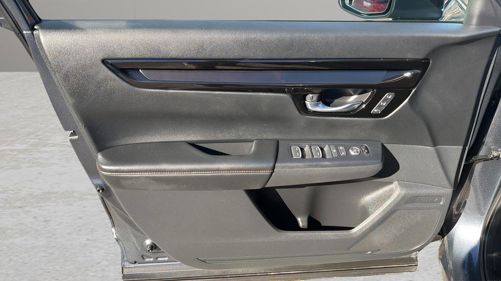 Used 2025 Honda CR-V Sport Touring image 10