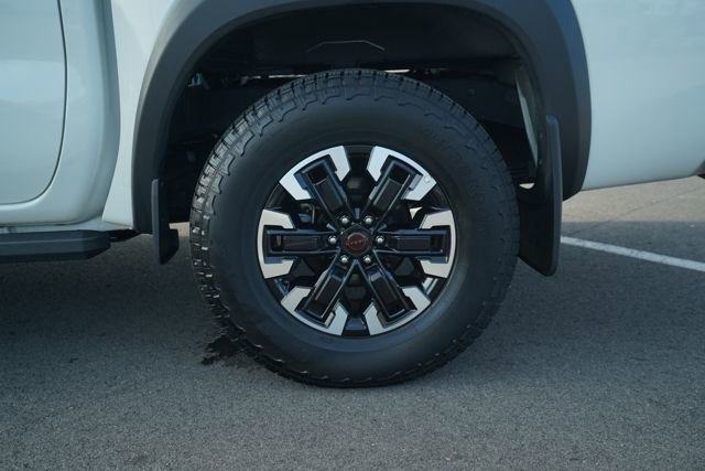 Used 2024 Nissan Frontier PRO-4X w/ Technology Package image 40