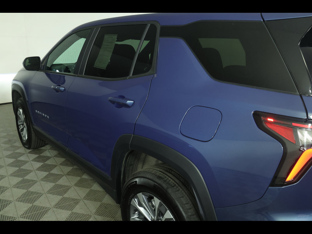 Used 2025 Chevrolet Equinox LT AWD/4WD image 16