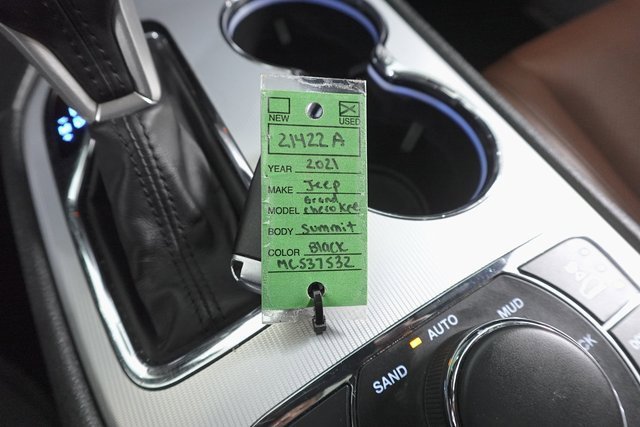 Used 2021 Jeep Grand Cherokee Summit w/ Platinum Series Group image 39