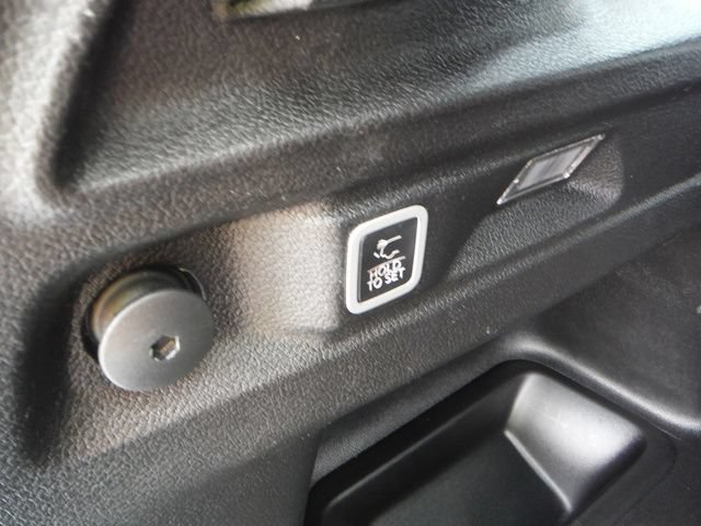 Used 2023 Jeep Grand Cherokee L Laredo AWD/4WD image 46