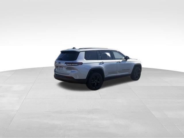 Used 2025 Jeep Grand Cherokee L Altitude AWD/4WD image 6