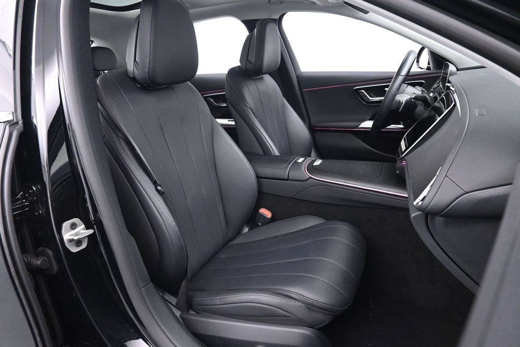 Used 2025 Mercedes-Benz E 350 Sedan image 24