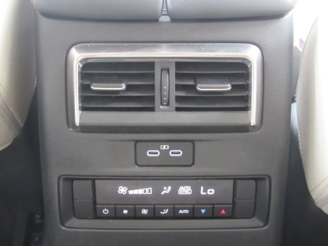 Used 2024 MAZDA CX-90 Plug-In Hybrid w/ Preferred AWD/4WD image 28