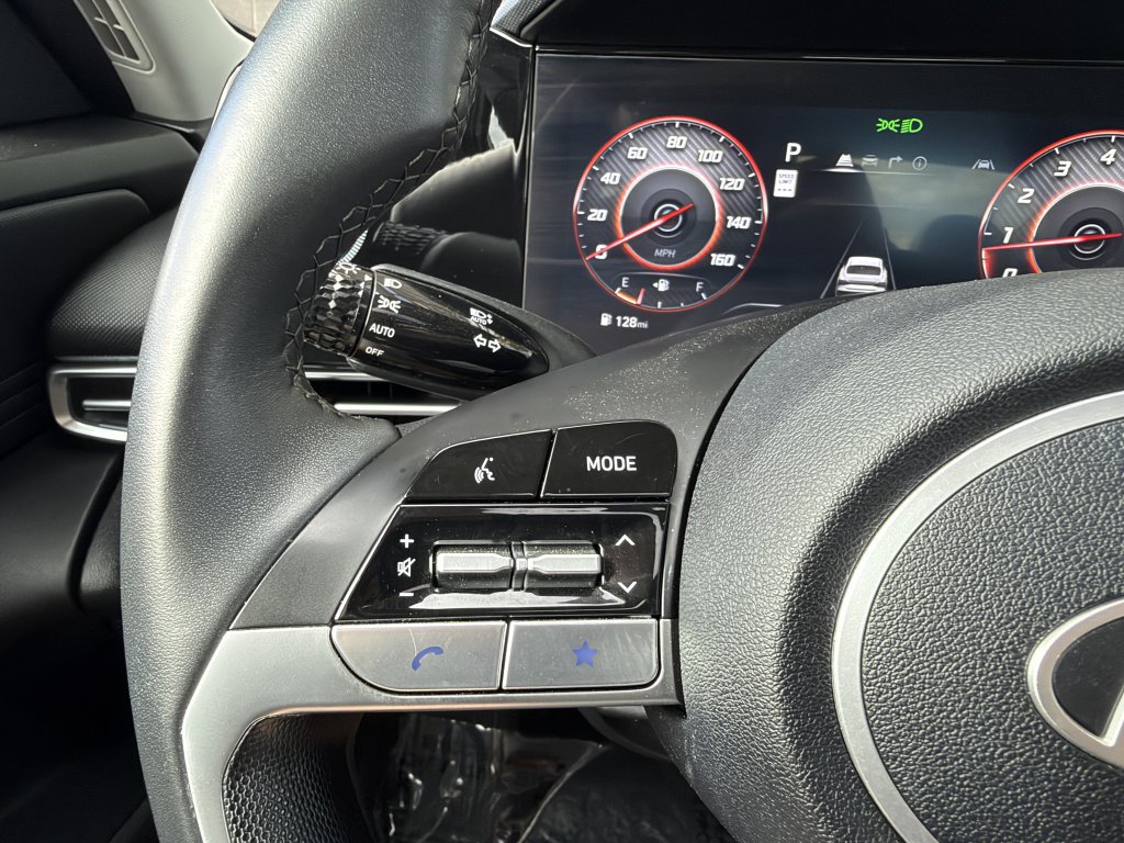 Used 2025 Hyundai Elantra Limited FWD image 28