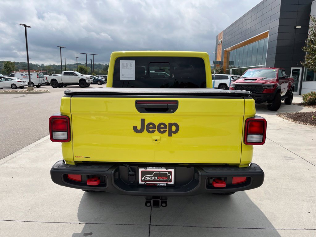 Used 2023 Jeep Gladiator Rubicon w/ Trailer Tow Package AWD/4WD image 18