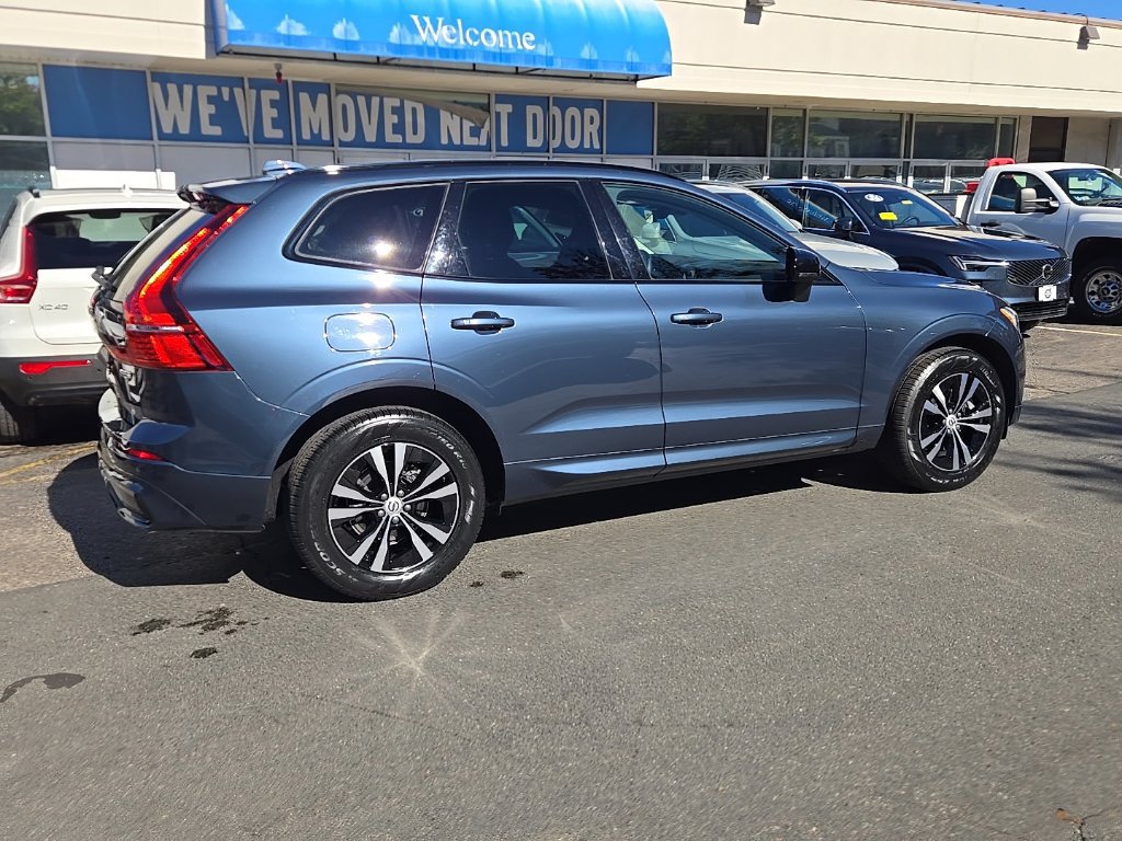 Certified 2024 Volvo XC60 B5 Core w/ Climate Package AWD/4WD image 11