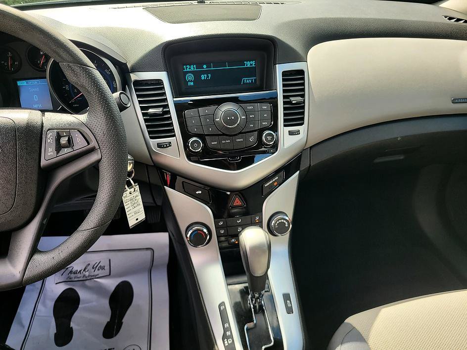 Used 2016 Chevrolet Cruze LS FWD image 35