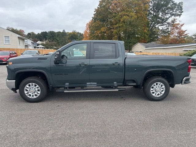 New 2026 Chevrolet Silverado 3500 LT image 2