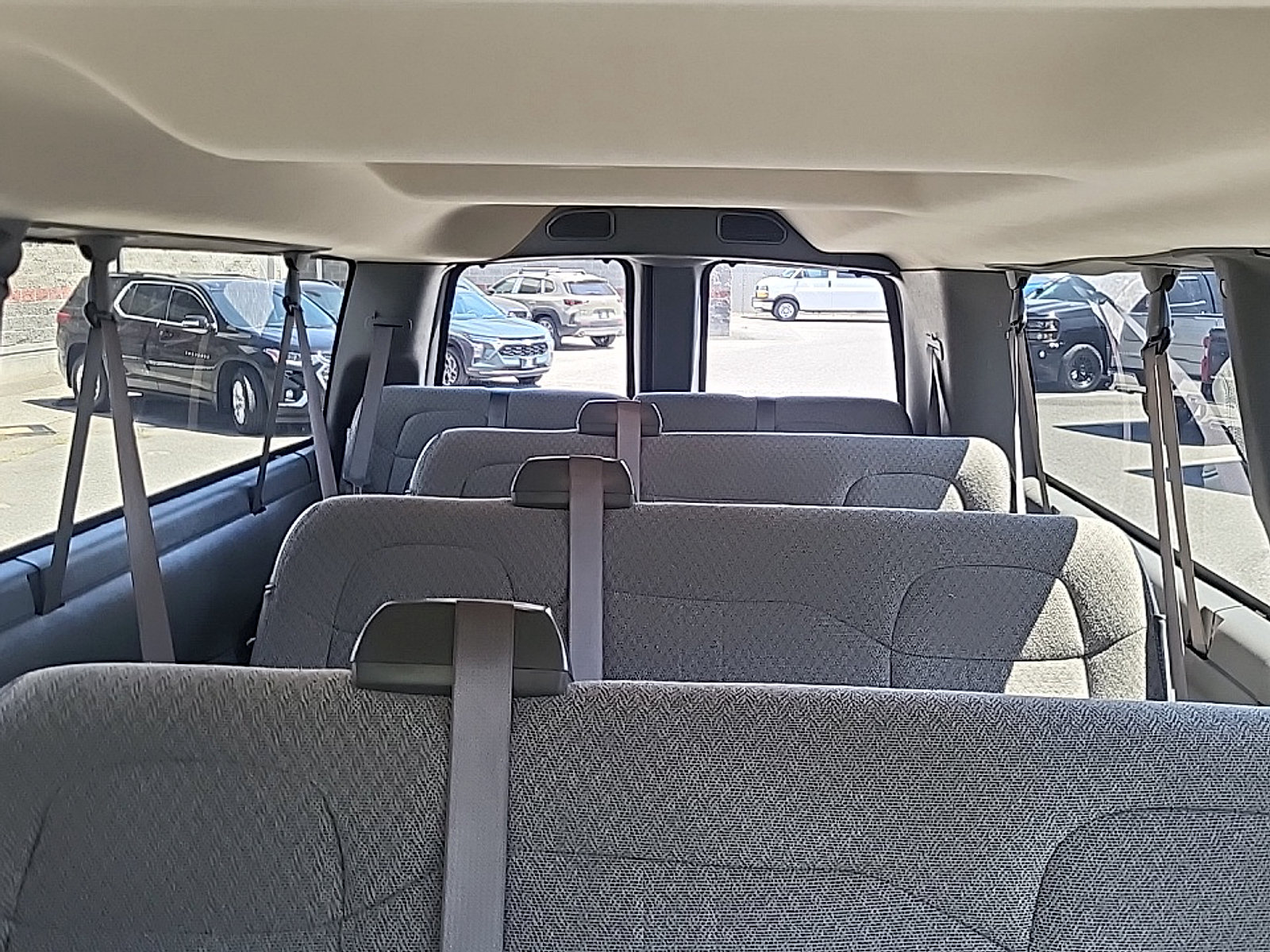 Used 2025 GMC Savana 3500 LT w/ LT Preferred Equipment Group RWD image 13