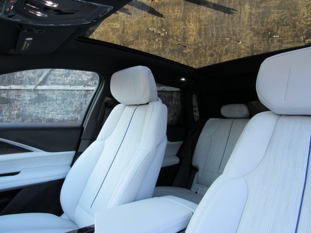 New 2025 Cadillac Lyriq Luxury RWD image 10
