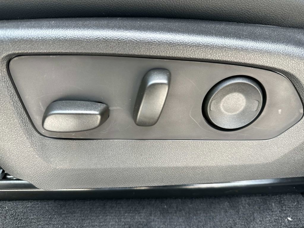 New 2025 GMC Canyon Elevation w/ Convenience Package image 19