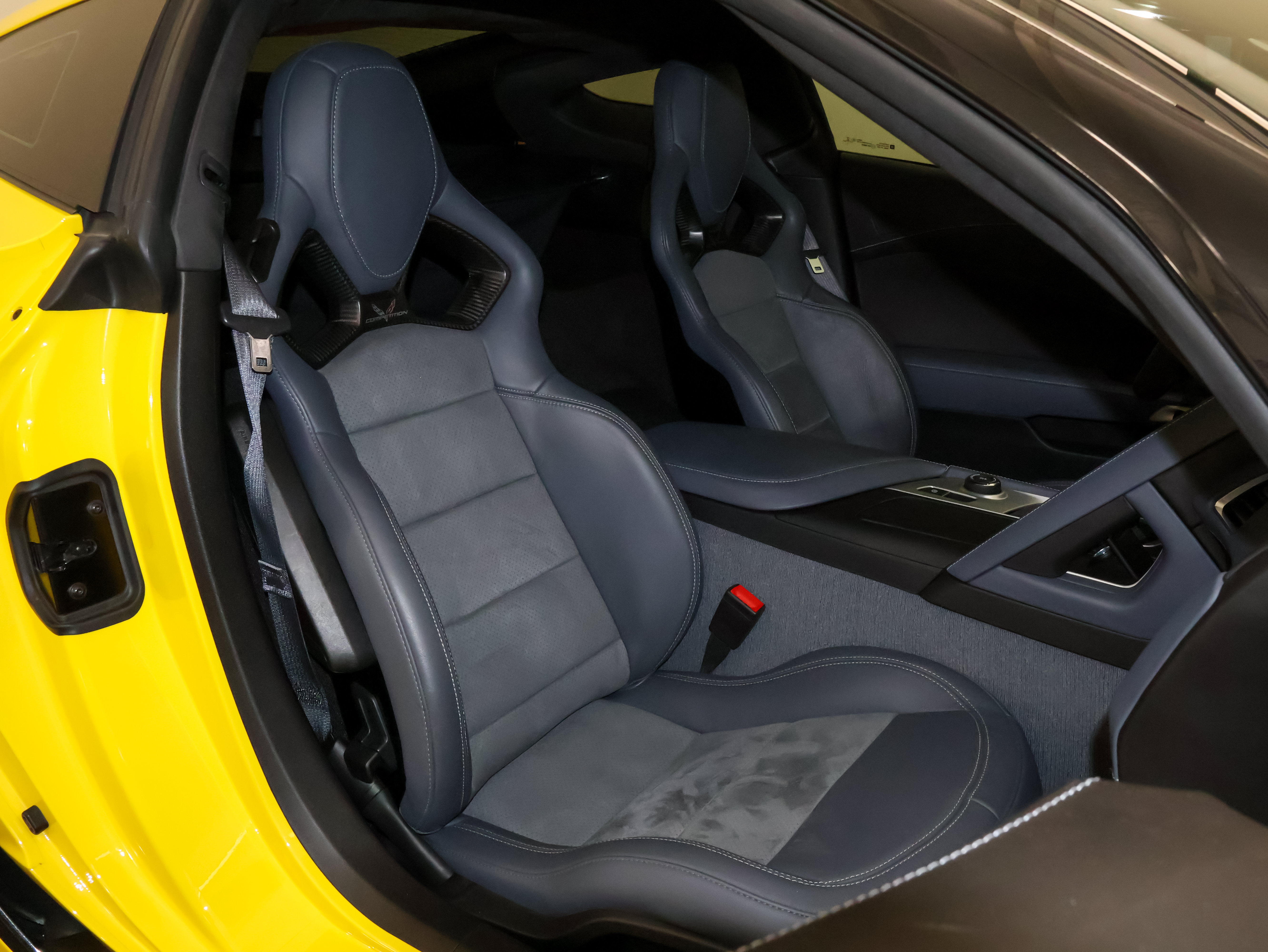 Used 2016 Chevrolet Corvette Z06 w/ 3LZ Preferred Equipment Group RWD image 44