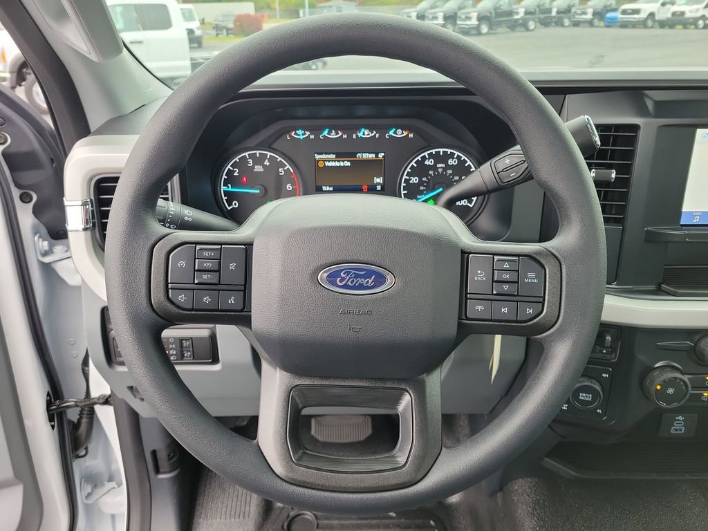New 2026 Ford F250 XL w/ FX4 Off-Road Package AWD/4WD image 19