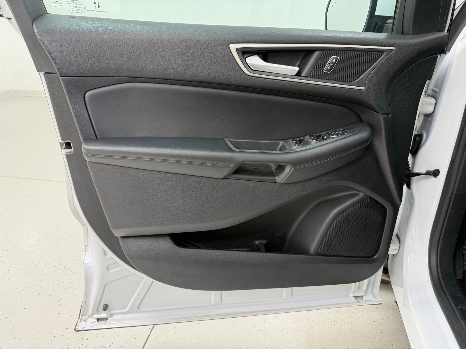 Used 2021 Ford Edge SEL image 12