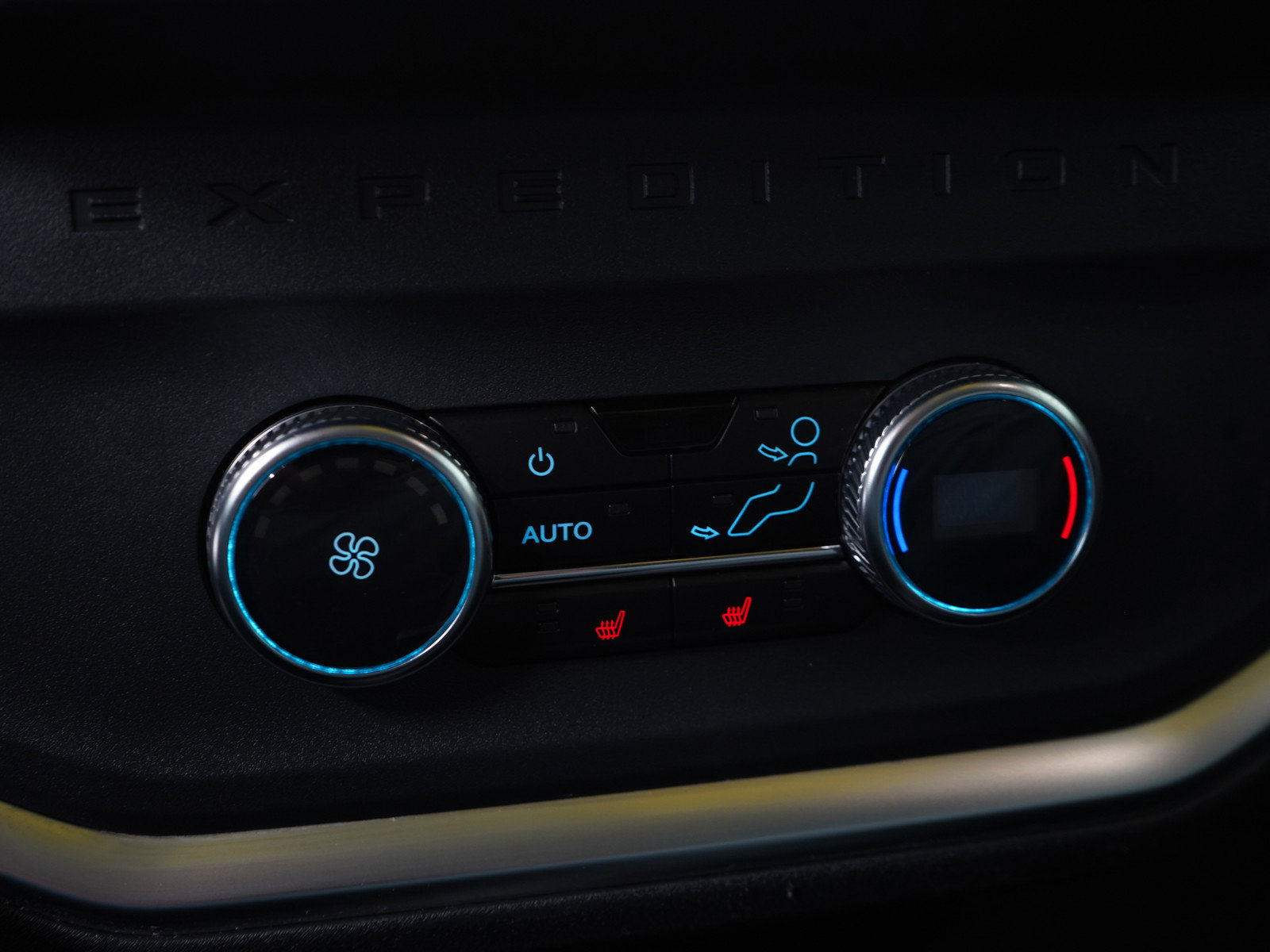 Used 2025 Ford Expedition Platinum AWD/4WD image 25