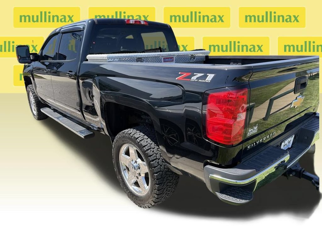 Used 2019 Chevrolet Silverado 2500 LT w/ LT Convenience Package AWD/4WD image 9