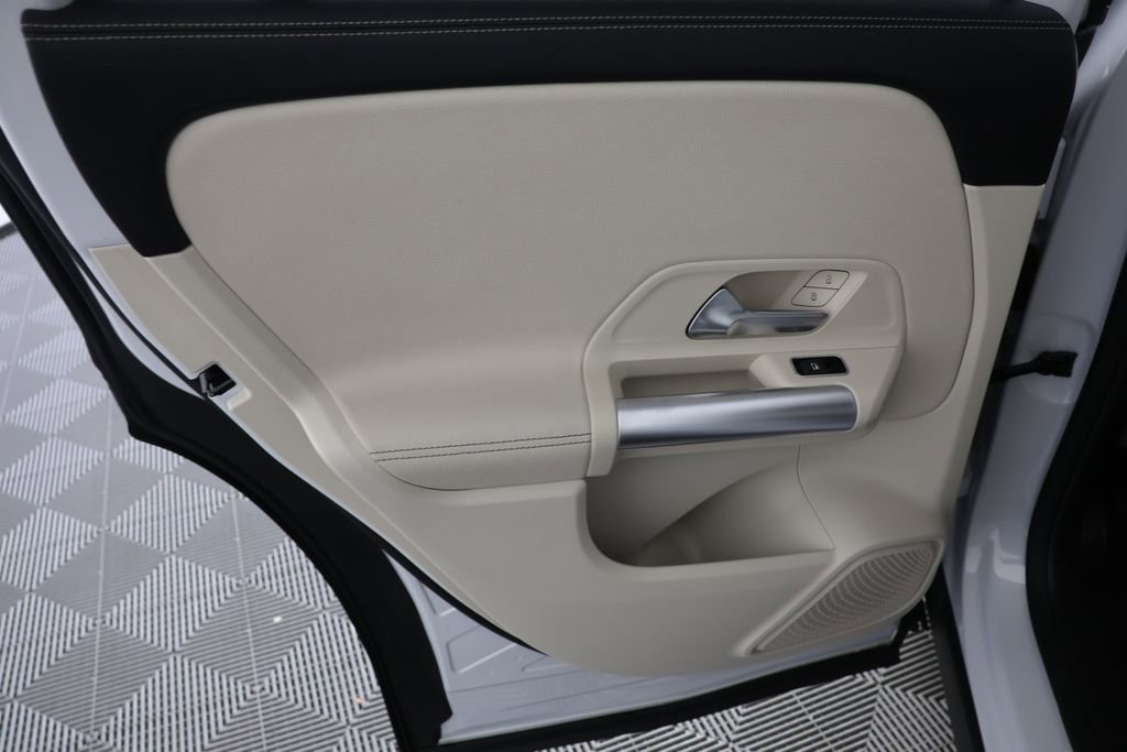 Used 2024 Mercedes-Benz GLA 250 4MATIC w/ Winter Heating Package image 26