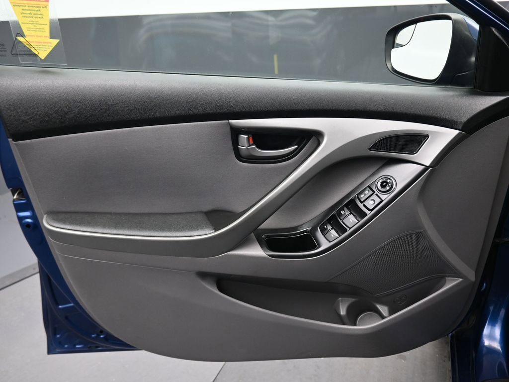 Used 2016 Hyundai Elantra SE w/ Option Group 02 image 9