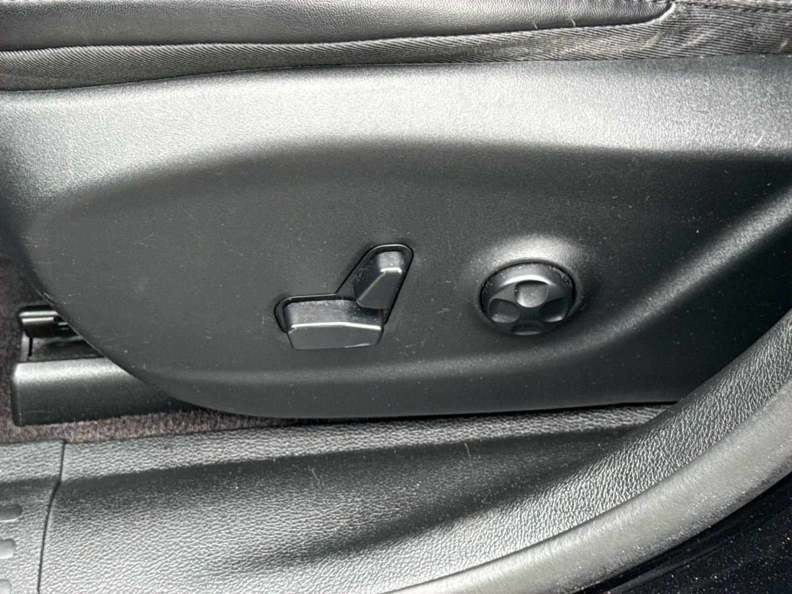 Used 2019 Jeep Cherokee Latitude Plus image 22