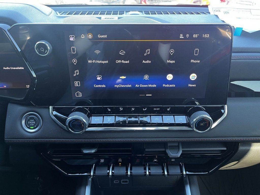 New 2025 Chevrolet Colorado Z71 w/ Technology Package AWD/4WD image 16