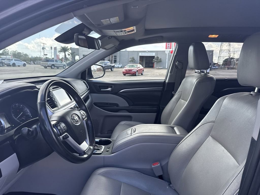 Used 2019 Toyota Highlander Limited Platinum image 13