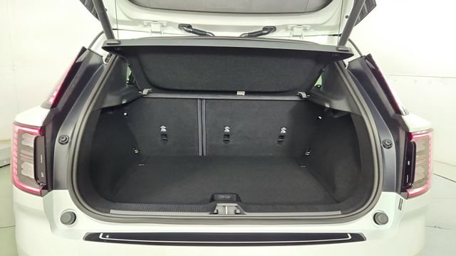 New 2026 Volvo EX30 Plus w/ Protection Package Premier RWD image 35
