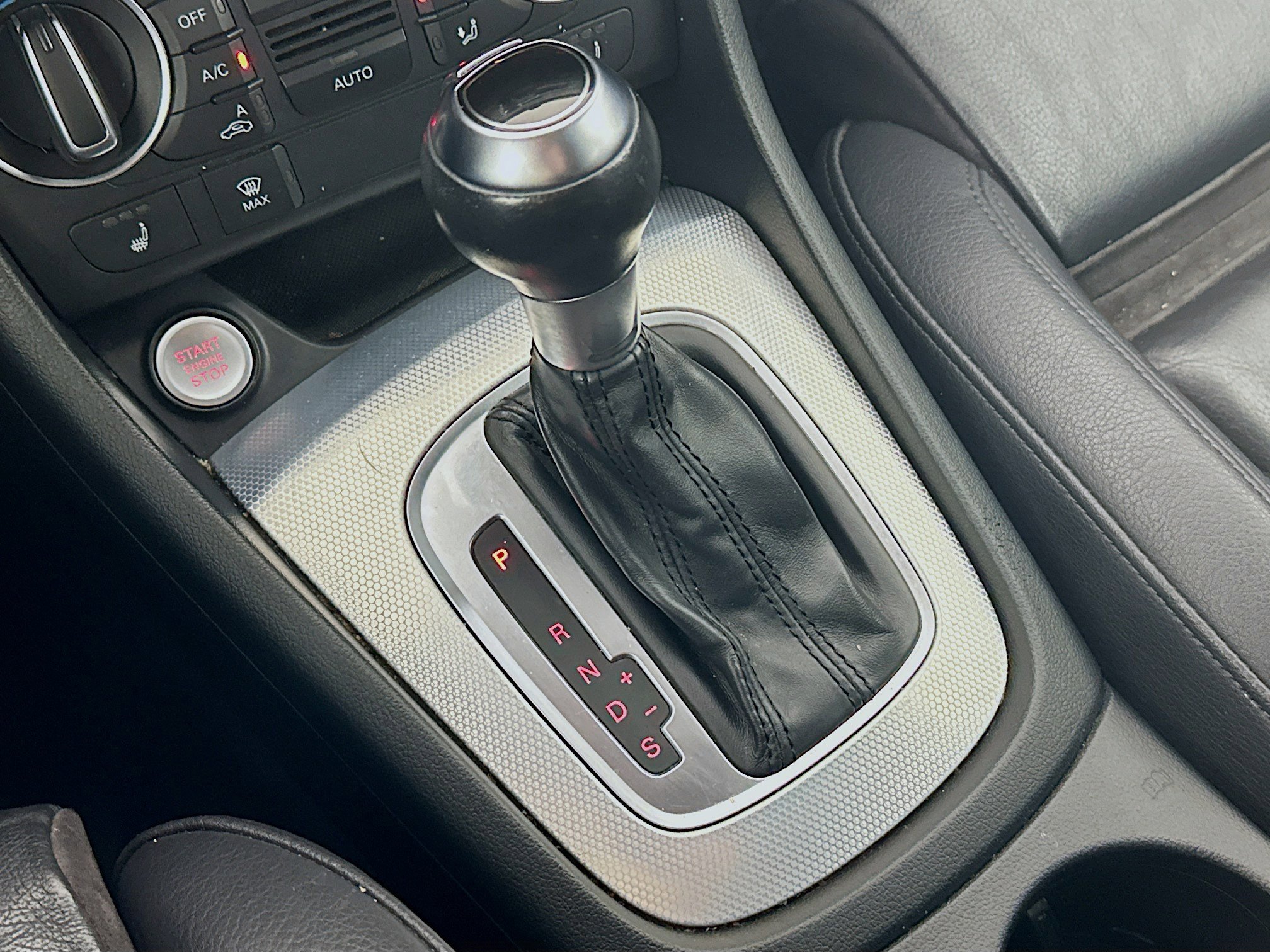 Used 2018 Audi Q3 2.0T Premium Plus w/ Premium Plus Package FWD image 24