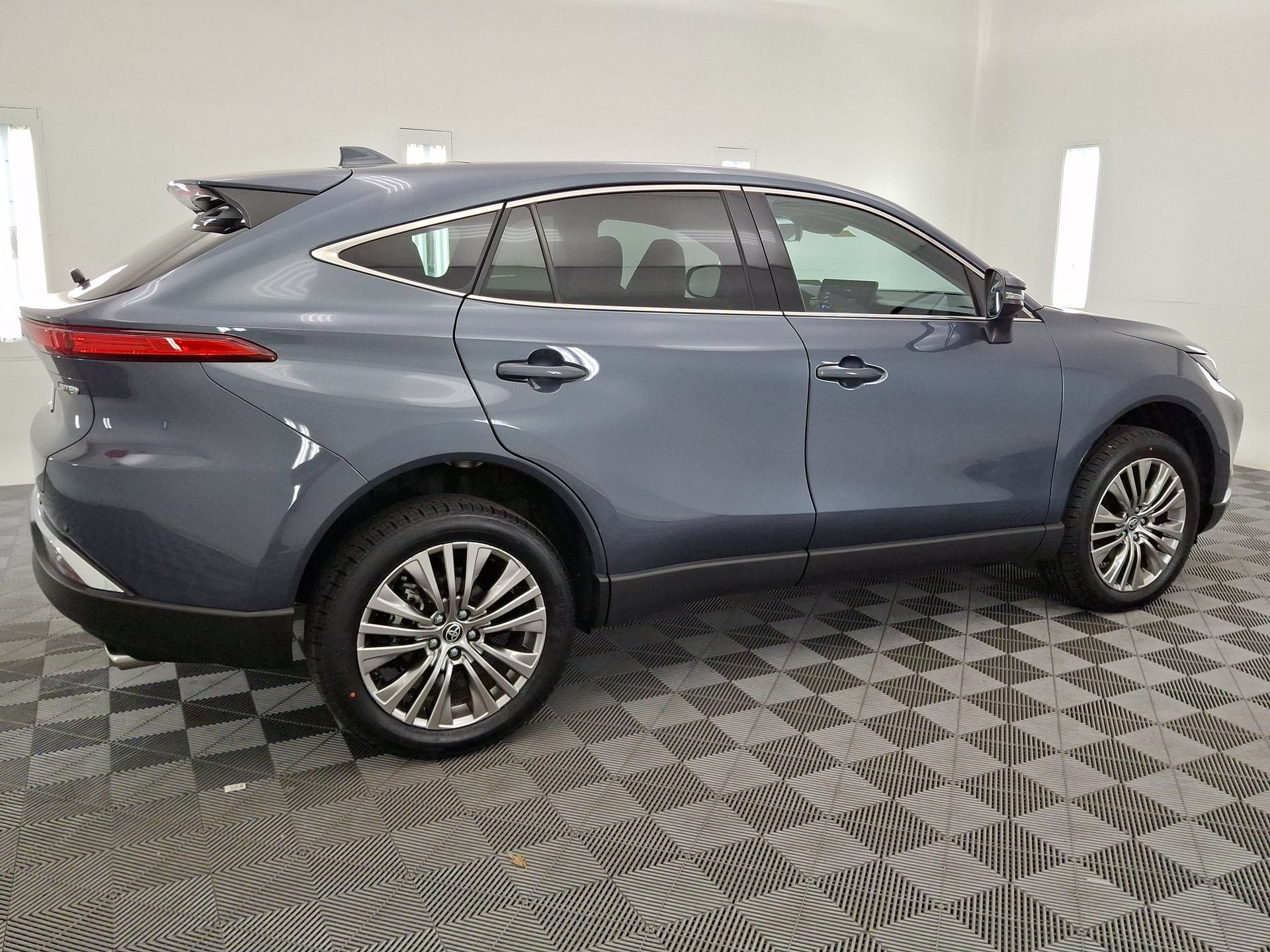 Certified 2024 Toyota Venza Limited AWD/4WD image 26