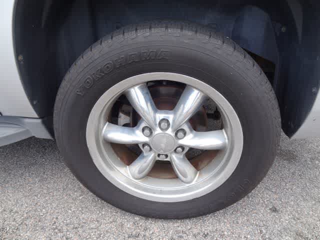 Used 2014 Chevrolet Suburban LT RWD image 28