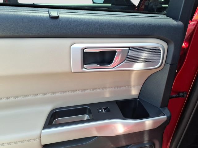Used 2022 Ford Explorer Limited AWD/4WD image 8