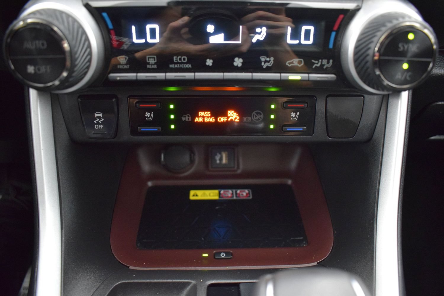 Used 2023 Toyota RAV4 Limited AWD/4WD image 20