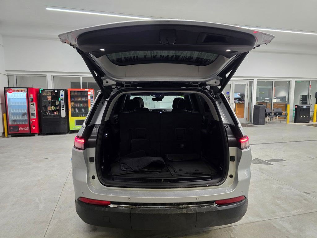 Used 2021 Jeep Grand Cherokee L Limited AWD/4WD image 42
