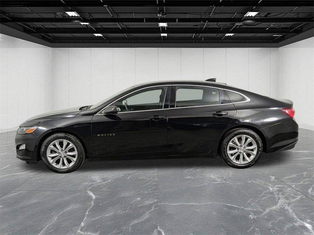 Used 2019 Chevrolet Malibu LT image 2