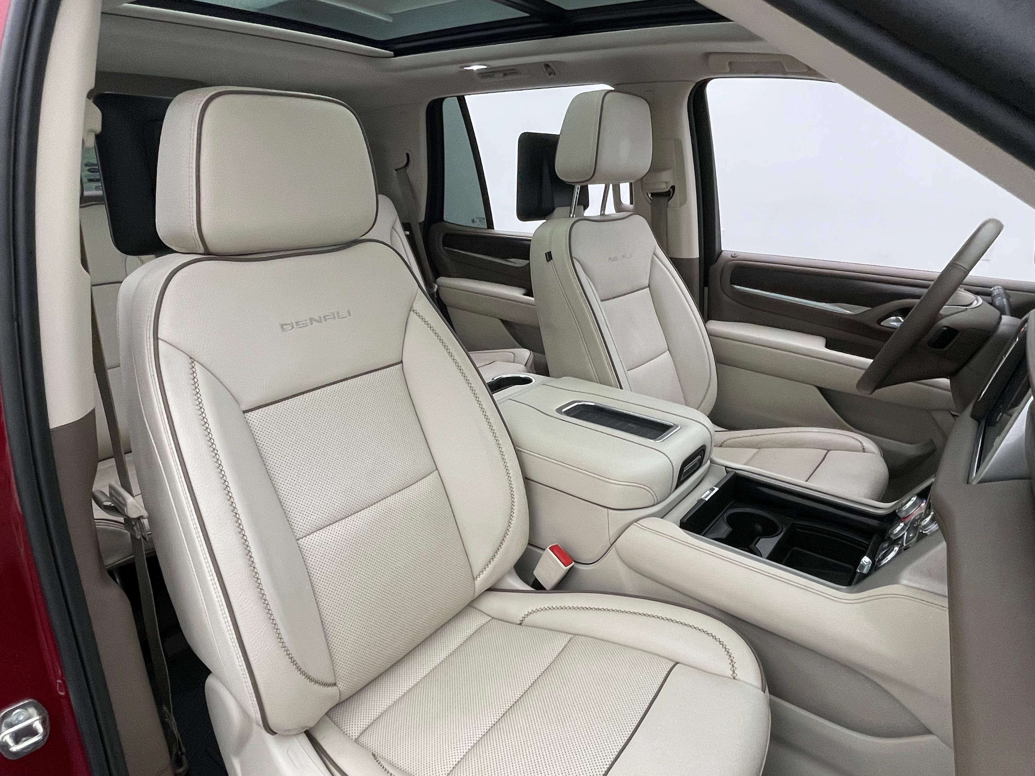 Used 2024 GMC Yukon Denali AWD/4WD image 44