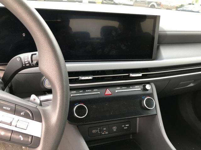 Used 2025 Hyundai Sonata SEL FWD image 29