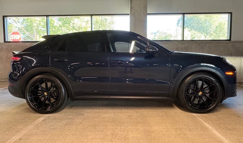 Used 2024 Porsche Cayenne Turbo GT AWD/4WD image 9