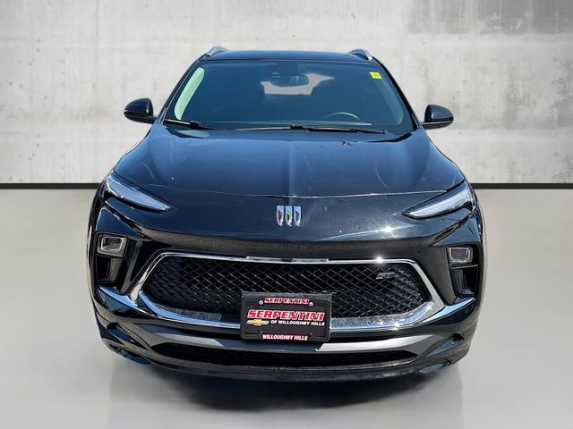 Used 2025 Buick Encore GX Sport Touring w/ Comfort Package image 2