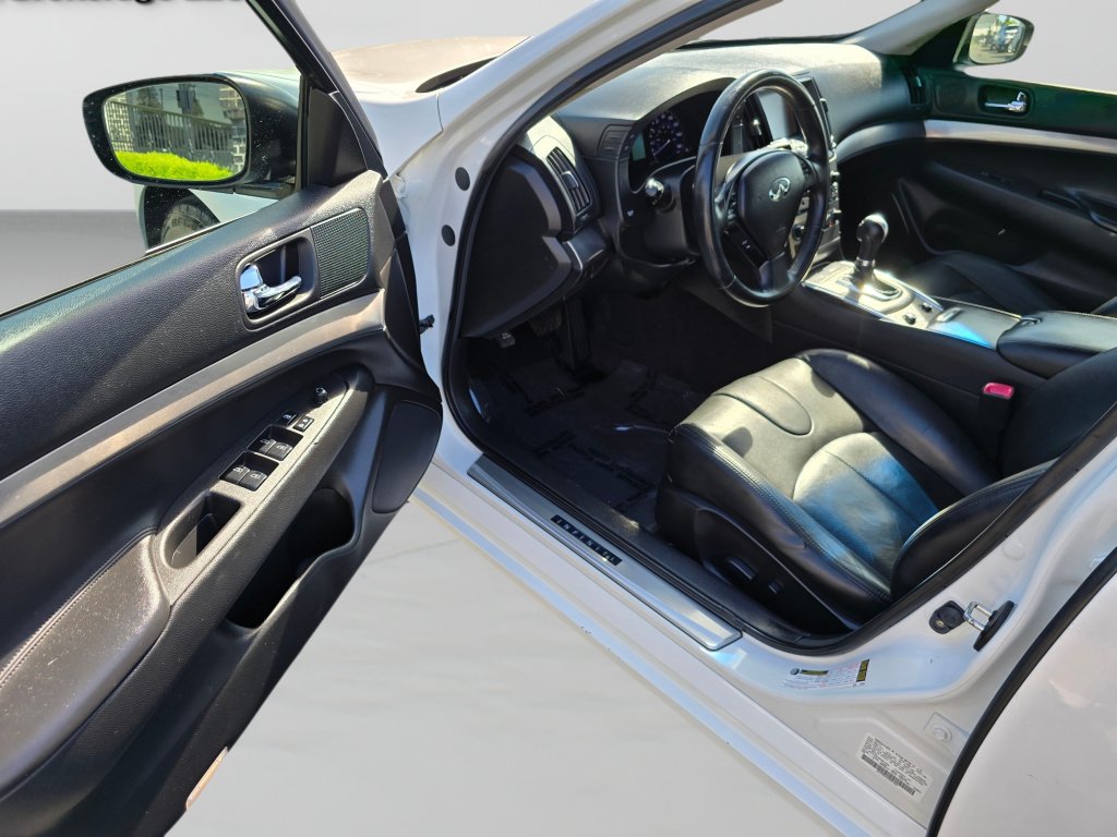 Used 2015 INFINITI Q40 w/ Moonroof Package RWD image 20