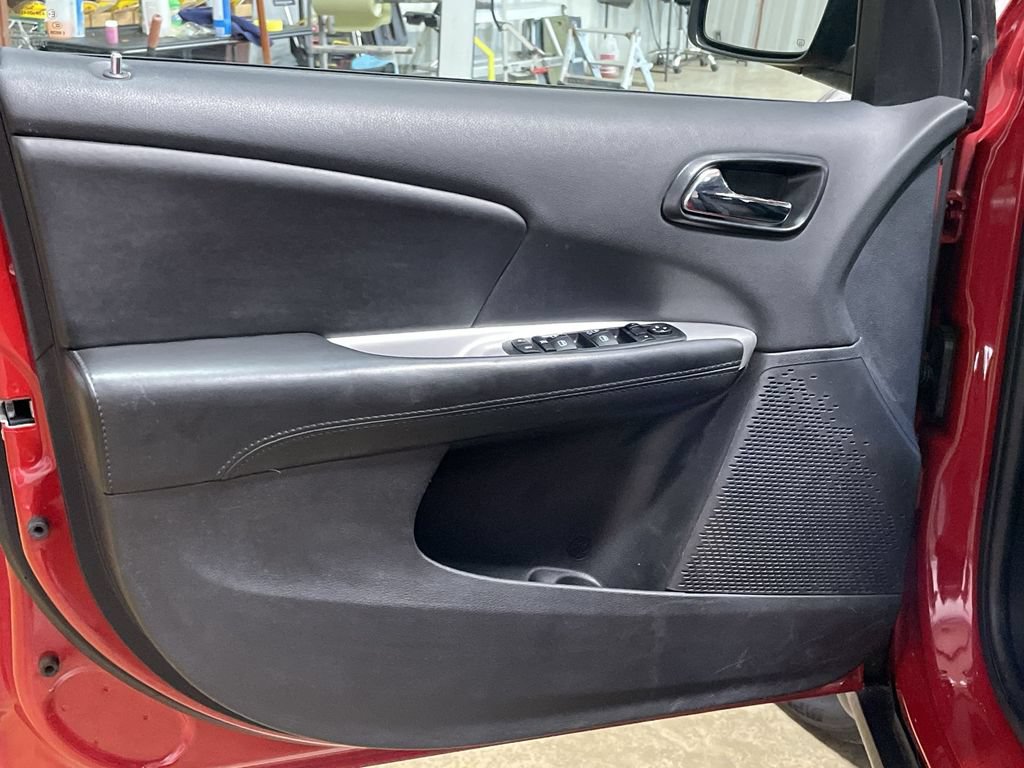 Used 2019 Dodge Journey SE FWD image 12