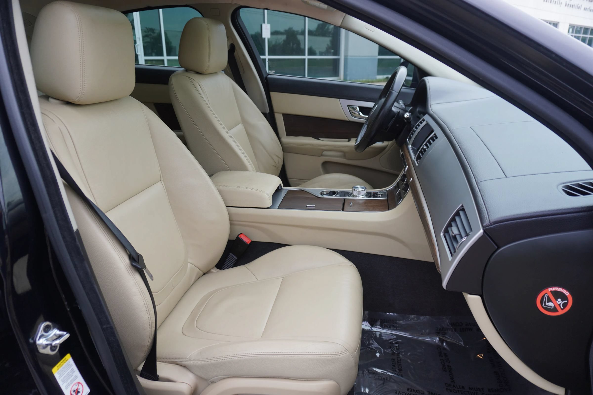 Used 2013 Jaguar XF 3.0 RWD image 12
