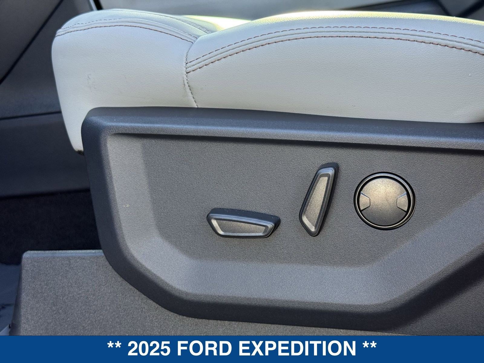 New 2025 Ford Expedition Active RWD image 27