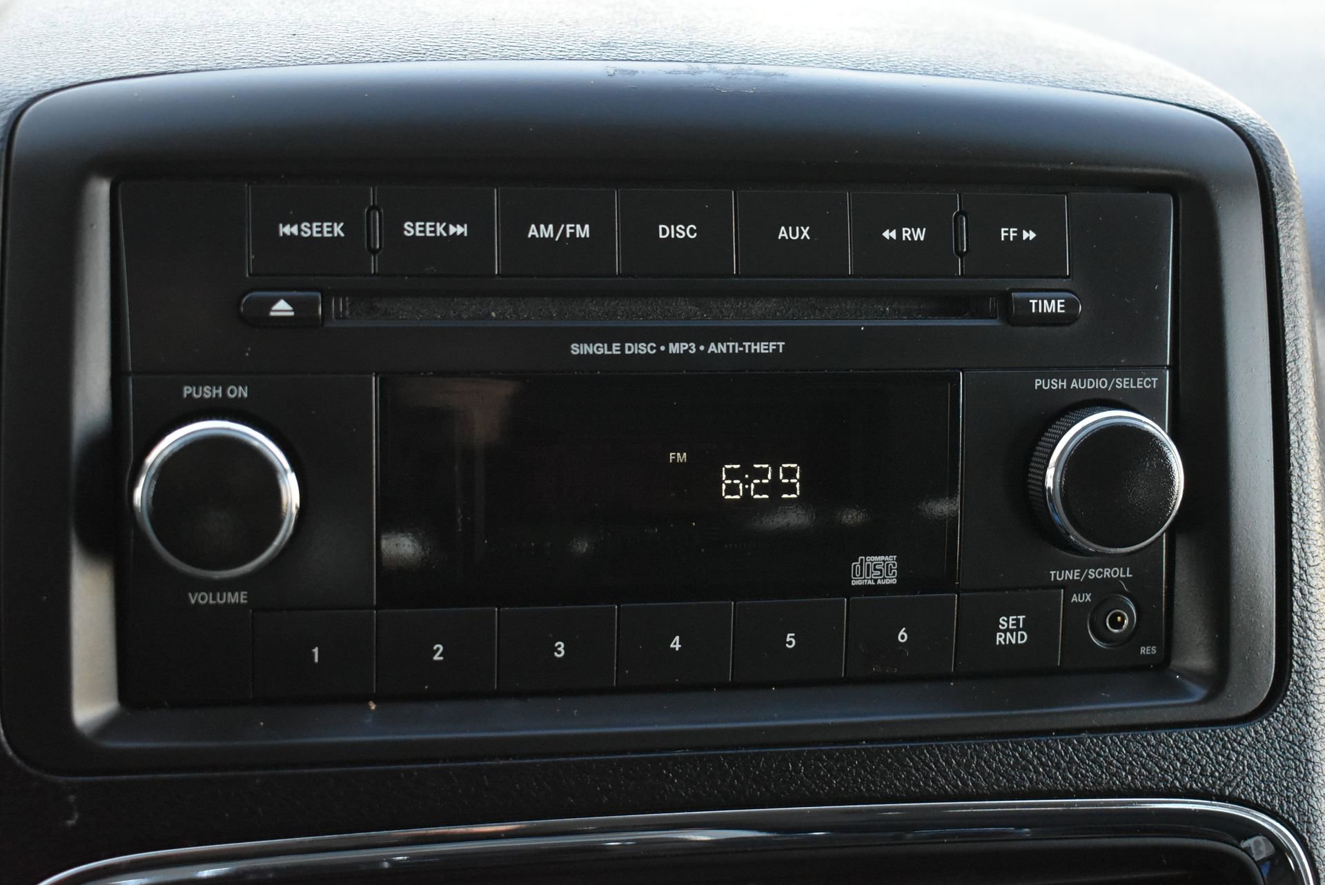 Used 2016 Dodge Grand Caravan SXT image 28