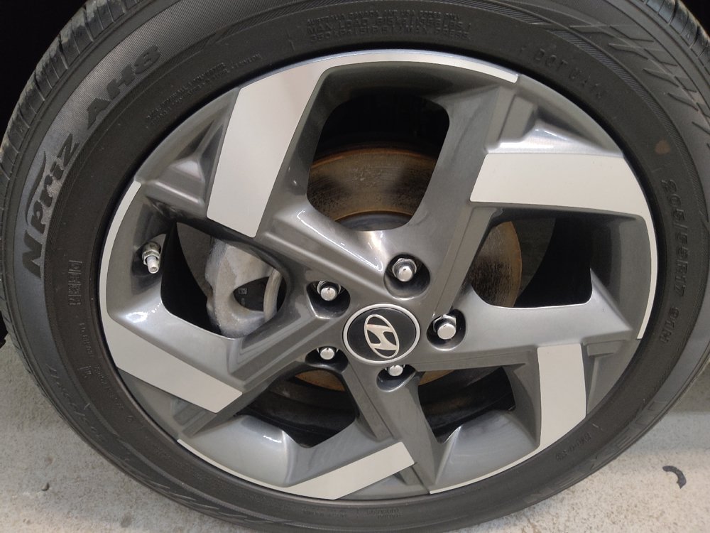 Used 2023 Hyundai Venue SEL FWD image 31
