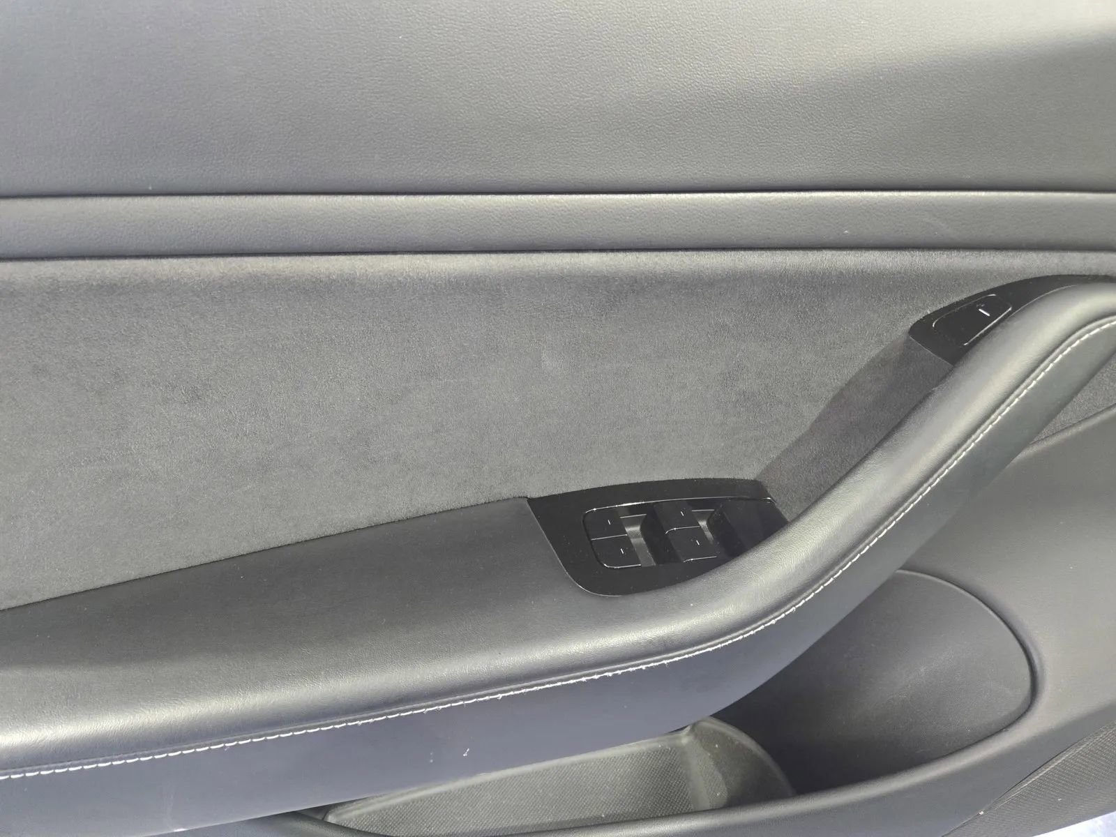 Used 2018 Tesla Model 3 Long Range RWD image 13