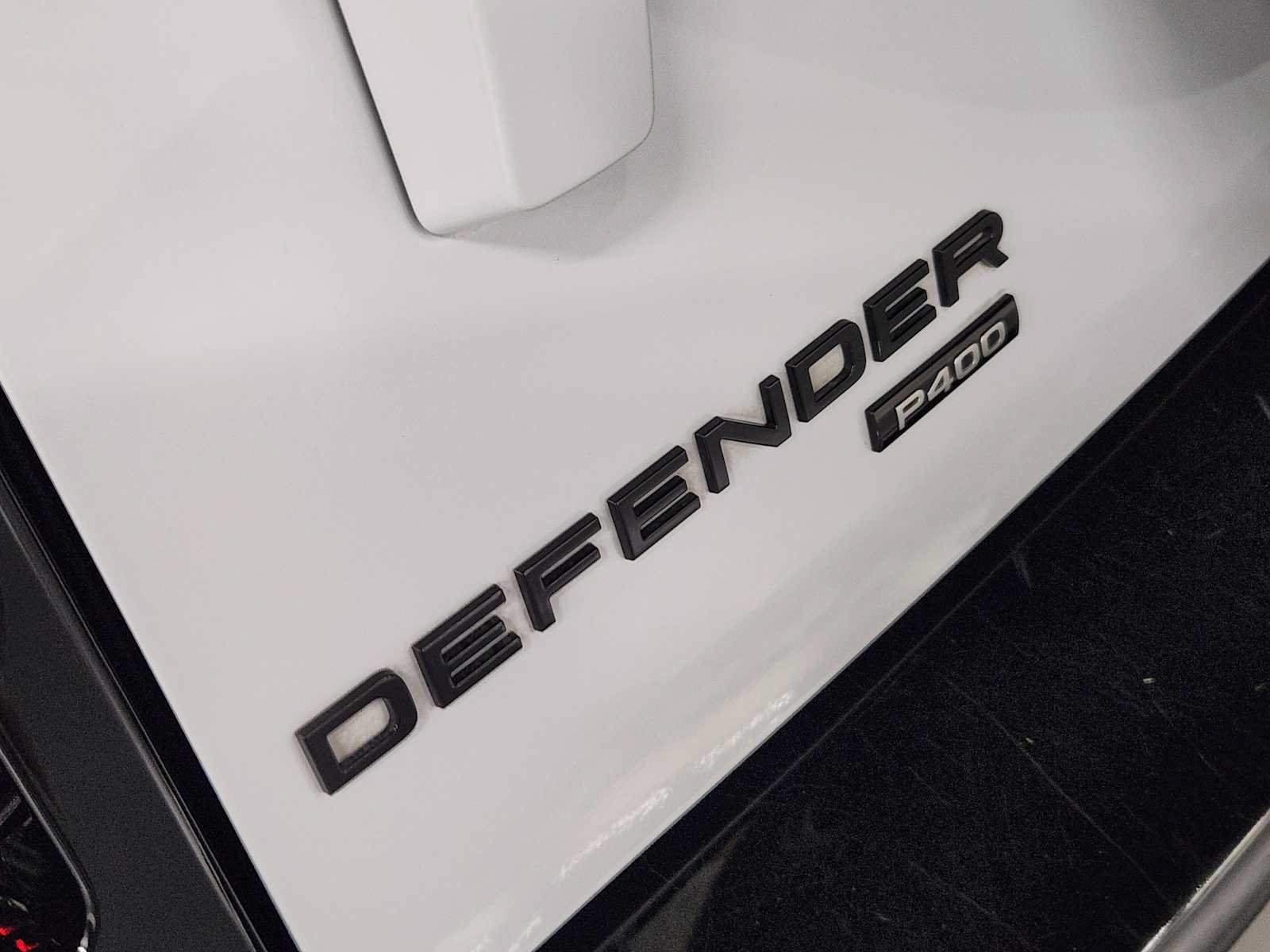 Used 2023 Land Rover Defender 110 X-Dynamic SE AWD/4WD image 13