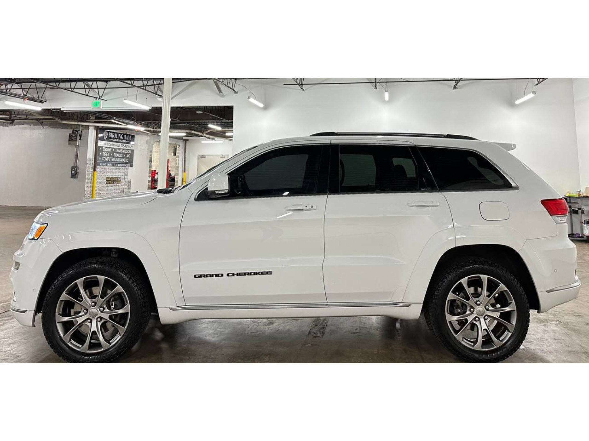 Used 2020 Jeep Grand Cherokee Summit w/ Platinum Series Group AWD/4WD image 8